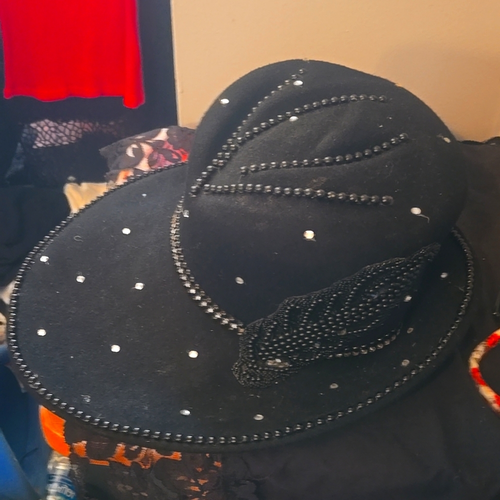 Women's hats